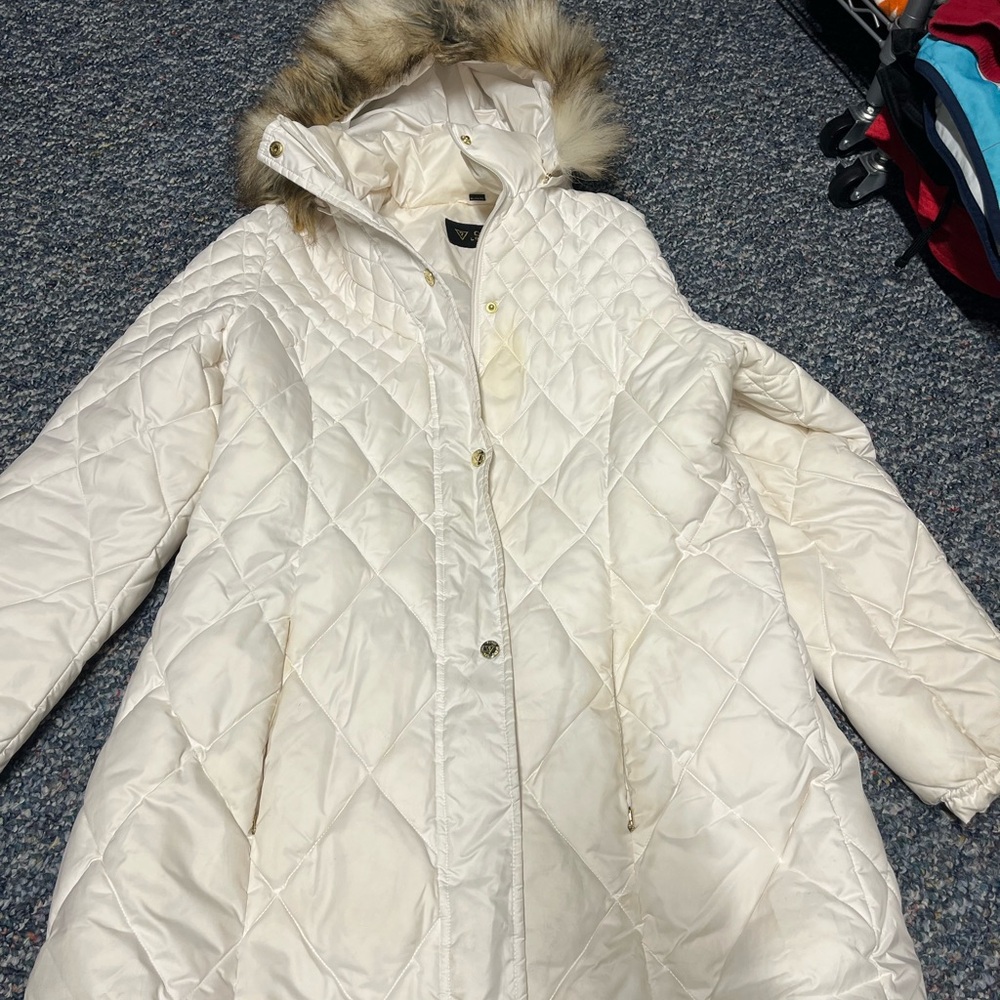 Guess Ivory Quilted Puffer Jacket with Faux Fur Trim